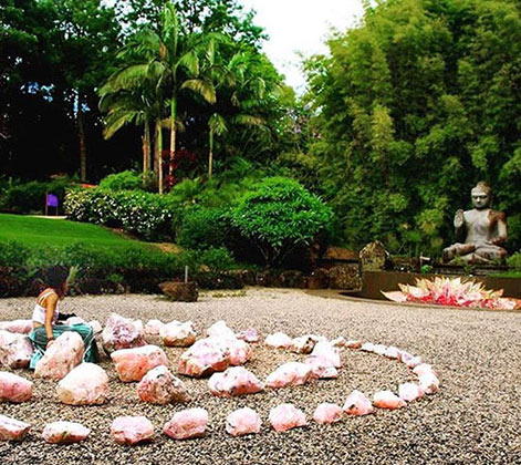 @_alice_in_wanderland crystal circle