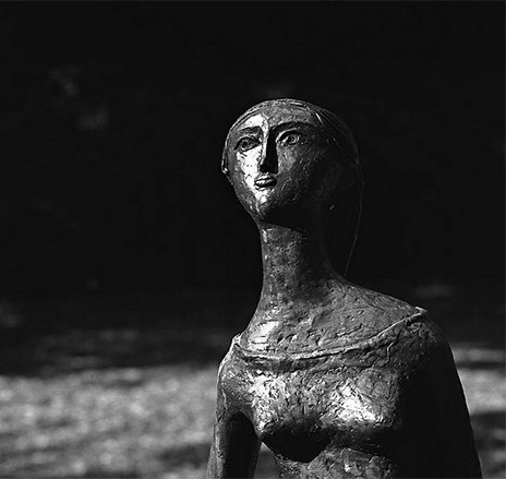 seated-lady-herman-hohuas-464x439 Sculpture ‘Seated-Lady’ by Herman-Hohuas