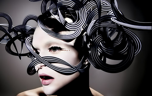 milliner-philip-treacy-500x315 Philip Treacy abstract style hat