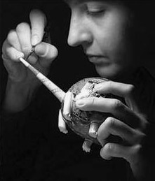 anya-stasenko-ceramic-artist-221x259 Anya Stasenko painting porcelain figurine