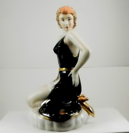 royal-dux-Art-Deco-figurine-437x451 Royal Dux kneeling Art Deco figurine