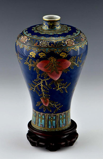 18th-C-Chinese-Qing-Dynasty-porcelain-vase,-MeiPing-form Chinese-Qing-Dynasty-porcelain-vase,-MeiPing-form