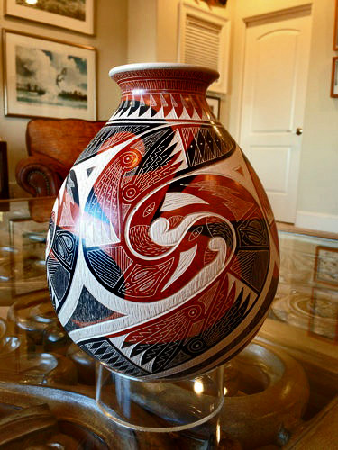 mata-ortiz-pottery-375x500 Mata Ortiz pot with sgraffito in red,black and white