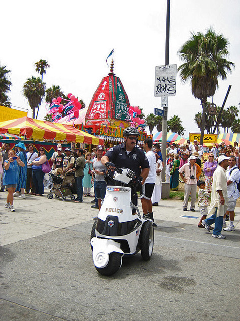 lapd-on-segway-venice-beach 2009-LAPD-POLICE-ON-SEGWAY-venice