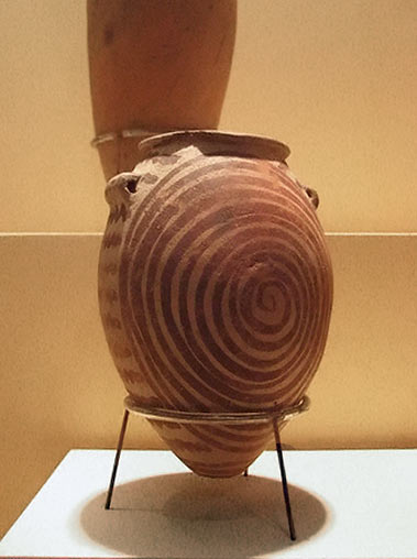 ancient-egyptian-pottery-379x508 Egypt pot with spiral motif