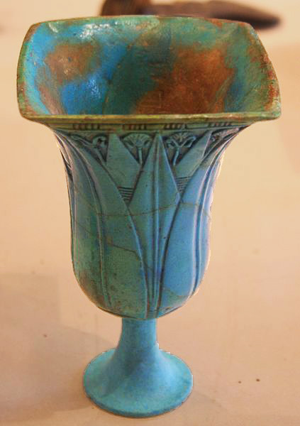 chalice-shaped-lily-siliceous faience-louvre-423x600 Egyptian Chalice Lourve with lotus decoration 22nd Dynasty, 945-715 BC
