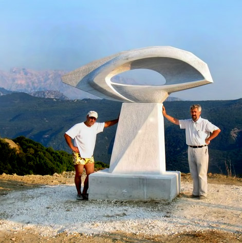 theodoros-papagiannis-sculpture-tzoumerka-471x474 Abstract sculpture with view of Tzoumerka mountains by Theodoros Papagiannis