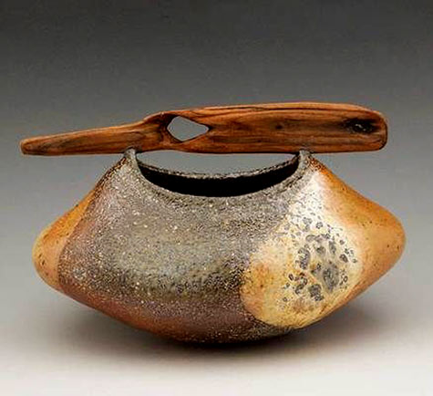 contemporary-ceramic-vessel--Melanie-Ferguson pottery-clay-contemporary-ceramics--Melanie Ferguson