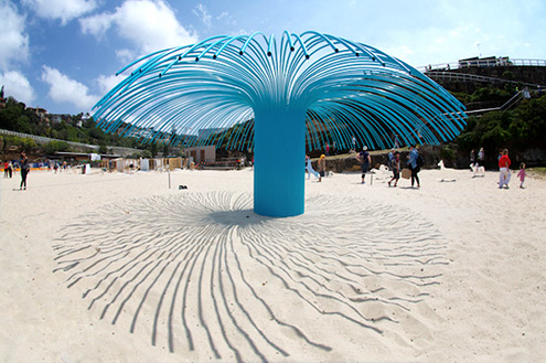 Rebecca_Rose_lookatme-495x329 Rebecca Rose - lookatme - turquoise modern umbrella sculpture on white sands