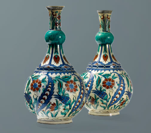 A-PAIR-OF-SAMSON-PORCELAIN-IZNIK-STYLE-VASES Pair of Iznik vases