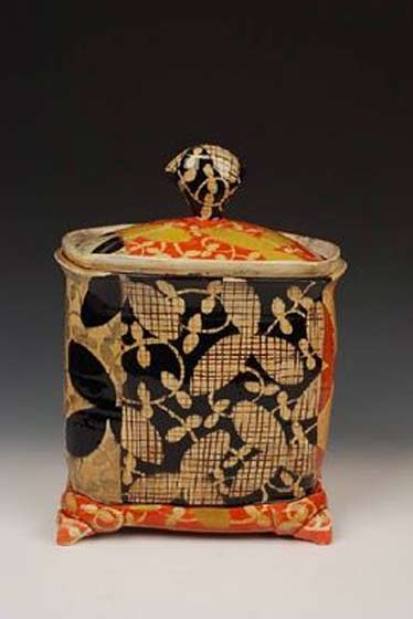 Adero-Willard-lidded-vessel Adero-Willard-ceramic lidded box