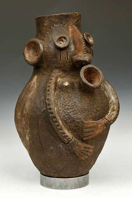 Africa--Figurative-vessel-from-the-Mambila-people-of-Cameroon--Terracotta-and-pigment--20th-century Terracotta-and-pigment--20th-century Mambila bottle