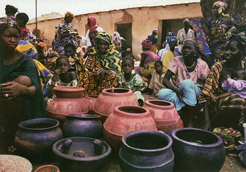 African-Market-pottery pottery market in Mali