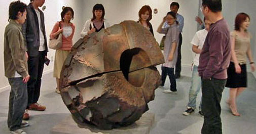 japanese-ceramics-Akiyama-Yo Akiyama-Yo huge ceramic sculpture