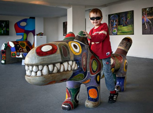 Alexandra-Koláčková-Czech-sculptor Alexandra-Koláčková ceramic monster play sculpture