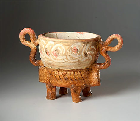 Alice-Federico-footed-vessel Alice-Federico-footed-vessel with large handles