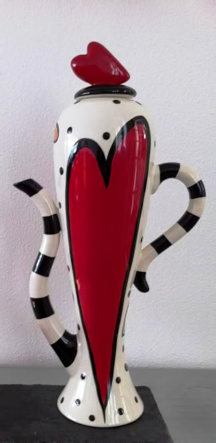 queen-of-hearts-teapot-439x900 Alice-in-Wonderland---Queen-of-hearts-Teapot