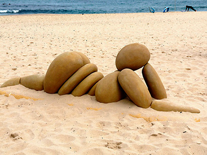 dennis-kalous-reclining-beach-sculpture-415x311 Sculpture- Bondi Venus-by Dennis Kalous