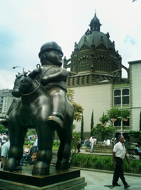 fernando botero-sculpture-471x634 Plaza-Botero-sculpture