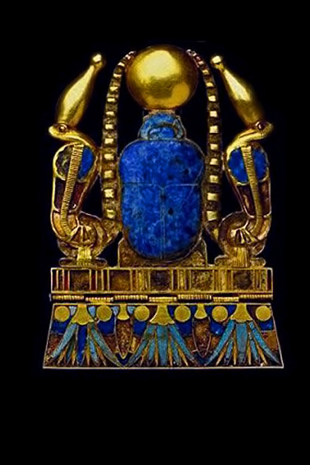 egyptian-scarab-amulet-439x657 Ancient-Egyptian-jewel-The-cobras-of-protection-on-each-side-wearing-the-crown-of-Upper-Egypt;-the-lotus-&-suns-on-bottom-edge-represent-immortality