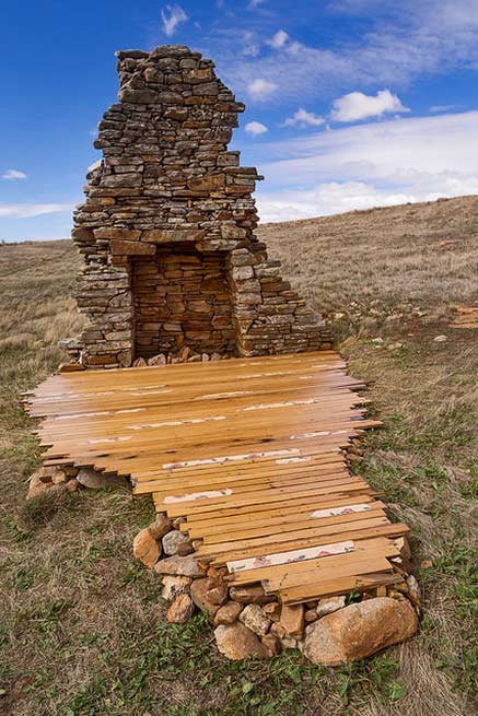 stone-fireplace-ruins-at-Palmer andre-lloyd-lawrence-hearth-resting-place-2014