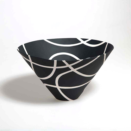 andreas-steinemann-ceramic-art andreas-steinemann-ceramic-conical bowl - black and white