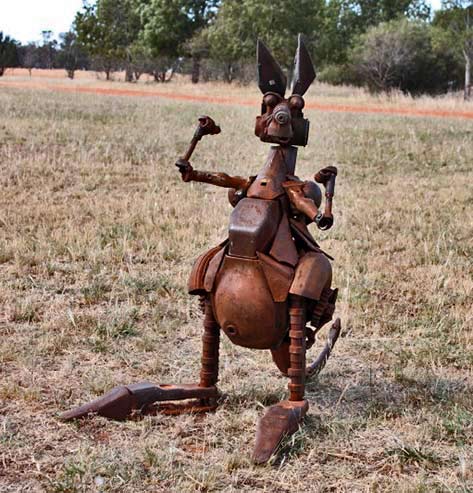 andrew-whitehead-kangaroo-sculpture andrew-whitehead-metal-roo-sculpture-art