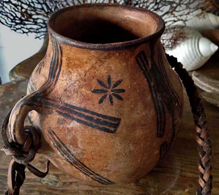 Antique-painted-terracotta-pot-from-Algeria-Kabyle painted-terracotta-pot-from-Algeria-Kabyle