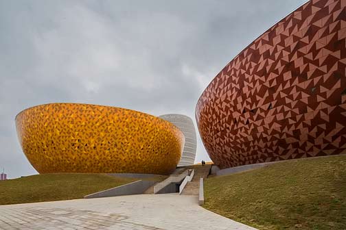 Liling-Ceramic-Museum-China archea-associati-liling-ceramic-museum-china-designboom-each-volume-takes-the-shape-of-a-sculpted-vessel-or-vase