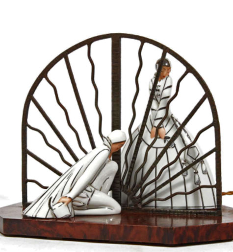 Argilor.-Paris.-The-sigher-in-front-of-the-gate.-Circa-1925-1935 Argilor. Paris. The sigher in front of the gate.-Circa-1925-1935