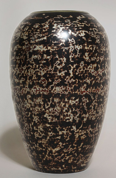 jean-dunand-ovoid-vase-374x574 Art-Deco-Ovoid-Lacquered-Vase-by-Jean-Dunand-Kelly-Gallery