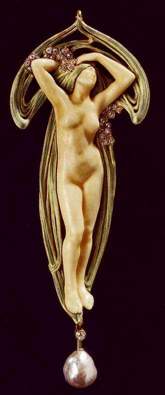 Maison-Vever-art-nouveau-pendant Art-Nouveau-pendant of a nude female.-Maison-Vever