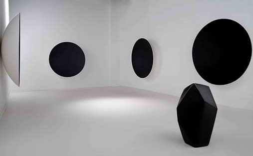 ARTEMPO--WHERE-TIME-BECOMES-ART---- 'Gathering Clouds' by Anish Kapoor (2014) and 'The Cube' by Alberto Giacometti