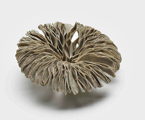 amy-kennedy-ceramic-sculpture-495x411 Australian-Studio-Ceramic-Art---Skepsi-Gallery - Amy Kennedy Vibration series