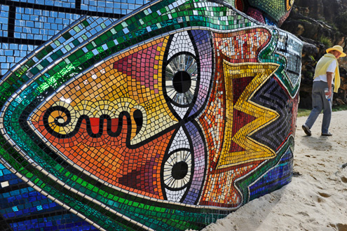 deborah-halpern-mosaic-ship-of-fools-495x300 Australian-artist-Deborah-Halpern's-ceramic-and-glass-mosaic-'Ship-of-Fools'--Torsten-Blackwood-AFp-Getty-Images
