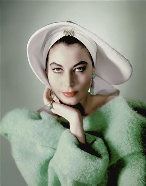 portrait-ava-gardner-1954-491x626 Ava-Gardner 50's