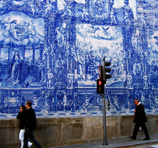 Porto-azulejos-chapel Azulejo-street - Blue and white azulejos, Santa Catarina Chapel