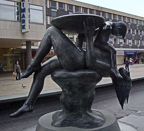 Basildon_-_Mother_&_Child_Statue Street sculpture - Mother and Child -by Maurice Lambert - Basildon