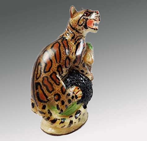 Beautiful-figurine-of-Ocelote-carved-in-Tagua nut