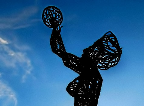 Valley-festival-The-Red-Ball-by-Paul-Dimmer- The-Red-Ball-by-Paul-Dimmer-featured-in-the-2007-Sculpture-in-the-Valley