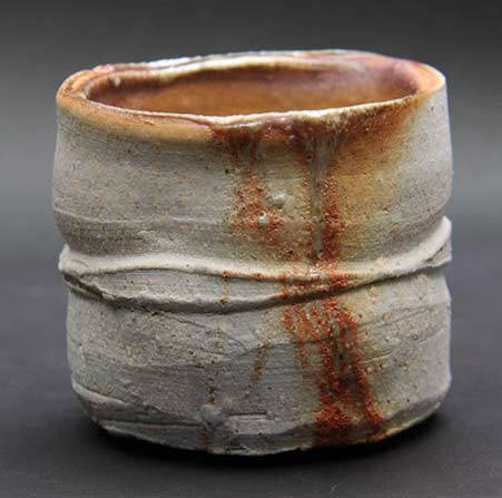Bizen-sake-bowl-Ishii-Takahiro Ceramic bizen sake bowl-Ishii Takahiro - white with rusty strip