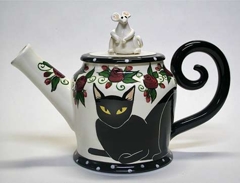 april-gadler-ceramic-teapot black-cat-teapot with mouse figure lid-april-gadler-ceramics