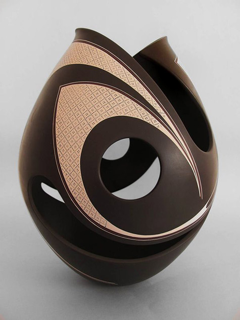 Diego Valles-yin-yang-pot-475x633 c