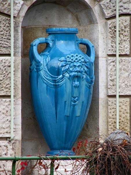 Blue-amphoras-located-at-Stadtpark--Wien---Flickr---Photo-Sharing- Blue-amphoras-vase located-at-Stadtpark