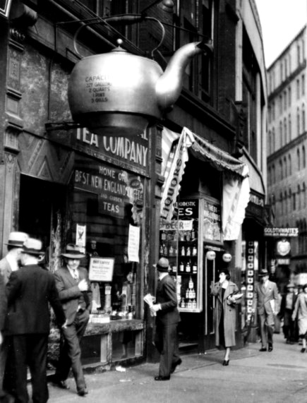 black-white-photo-boston-teashop-435x571 Boston-Tea-Shop