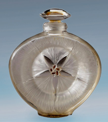 narkiss-perfume-bottle-lalique-437x492 Bottle-Narkiss-for-Roger-&-Gallet-in-soufflé moulé-and-white-enamelled-glass-1909