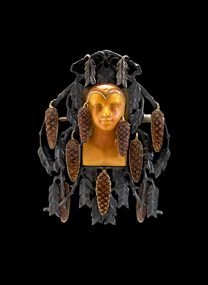 lalique-brooch-gold-face-423x578 Brooch with-golden face-and pinecones.-Rene-Lalique-(1860--1945)-Circa-1900--1902 Art Nouveau style