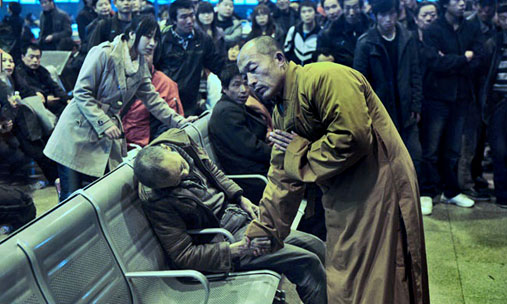 Last-rites-Buddhist-monk Buddhist-monk-China giving last rites