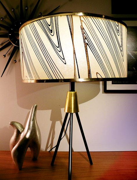 c10cf5332fb4cdbc0691cfe2480e488f Mid Century lamp with sputnik base