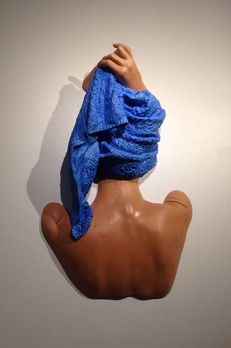 carole-feuerman-wall-sculpture carole-feuerman-hyperealist-sculptor
